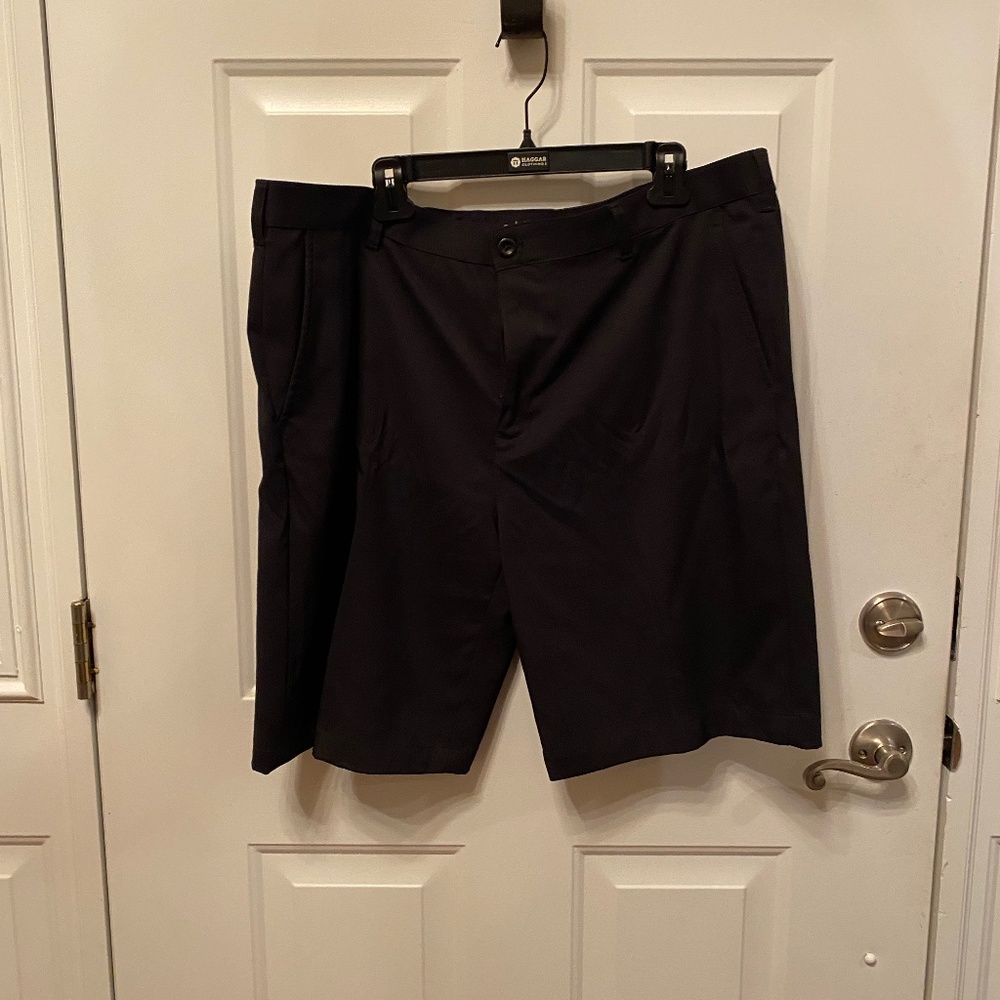 Men's IZOD Black Golf Shorts